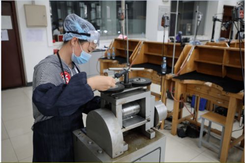 2020年“海河工匠杯”技能大賽珠寶加工賽項(xiàng)于生物與環(huán)境工程學(xué)院圓滿舉辦